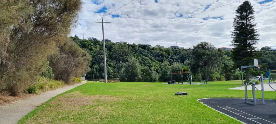 Hotels near Lakes Entrance Apex Park