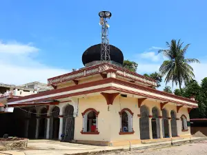 Masjid Tuha Tgk Syik di Pucok Krueng