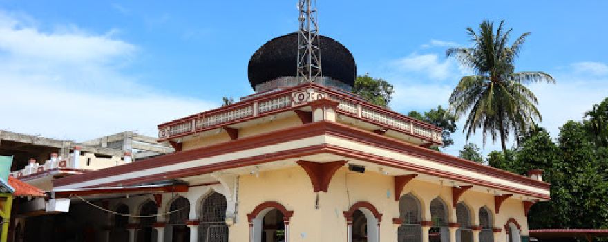 Masjid Tuha Tgk Syik di Pucok Krueng