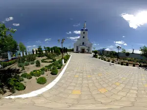 Khram Svyatykh Pervoverkhovnykh Apostolov Petra