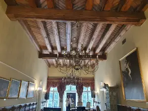Pałac w Chrzęsnem