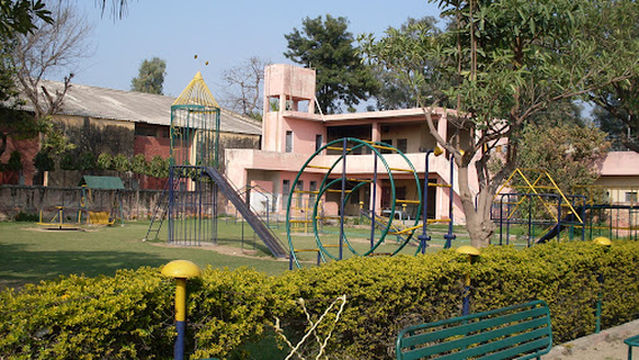 Shanti Niketan Park (Ram Bagh)