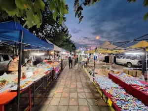 Walking street Markets (Bueng Kan Walking Street)