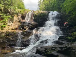 Shelving Rock Falls