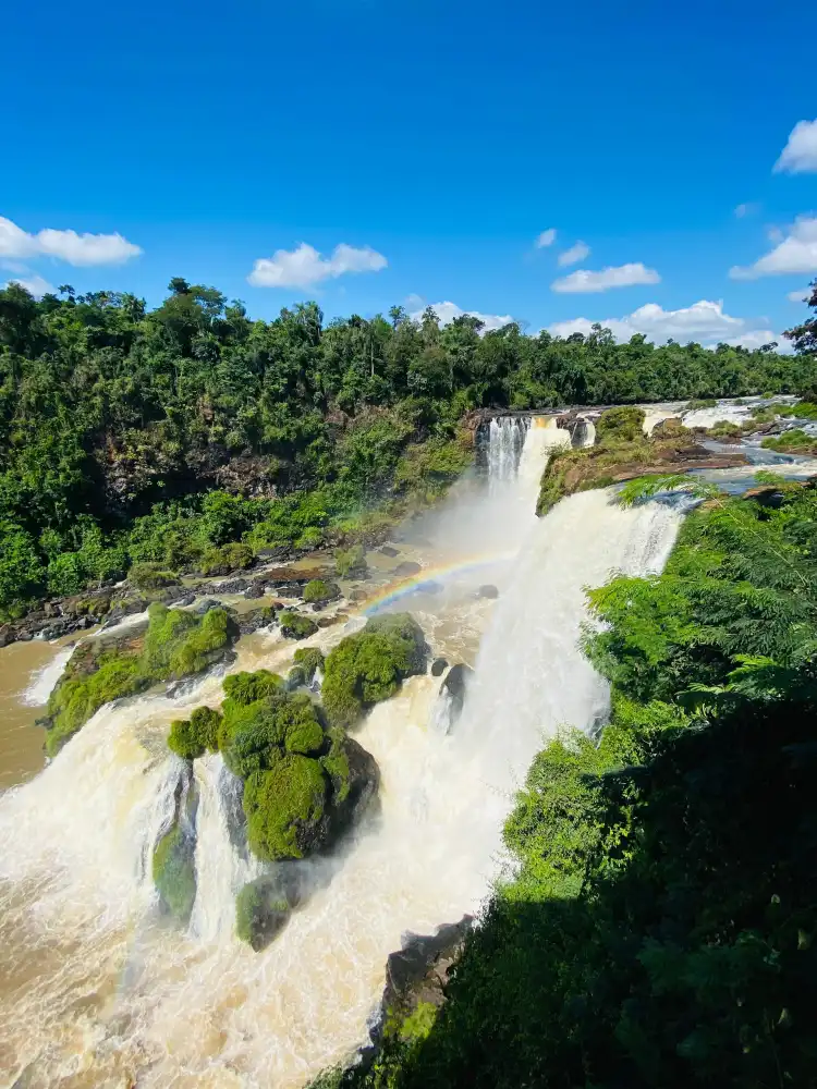 Hotels near Monday Falls