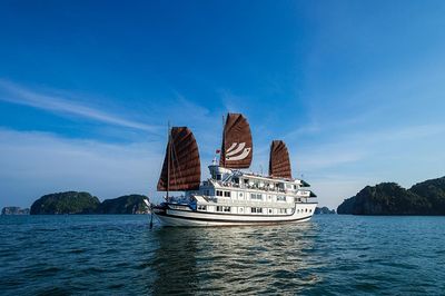 Bhaya Cruise Center