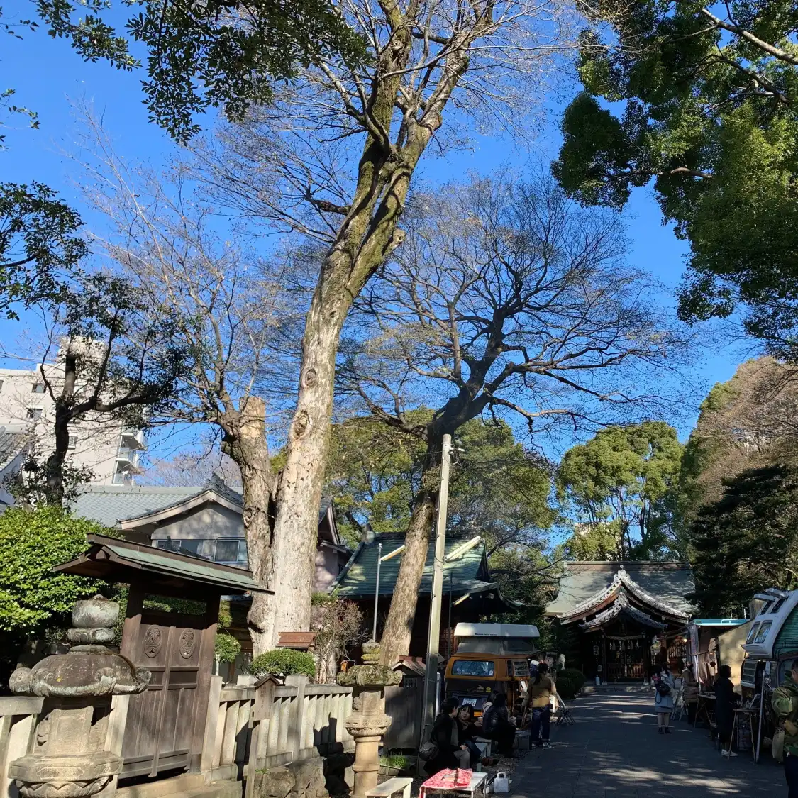 Hotels near Hioki Shrine
