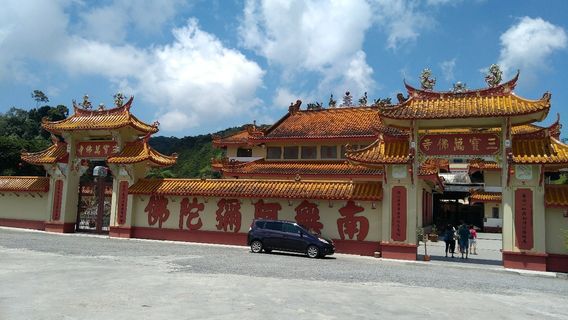 Sam Poh Temple