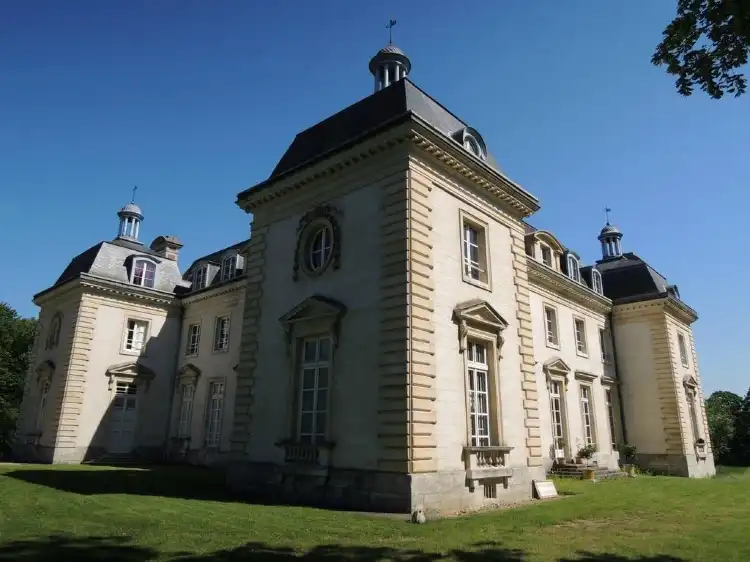 Hotels in Saint-Aquilin-de-Pacy