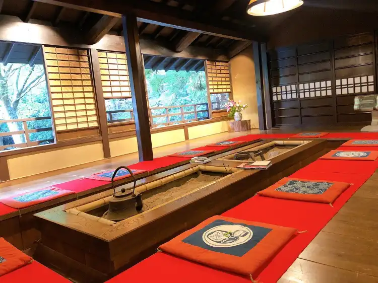 Hotels near Hakuryū-en Garden