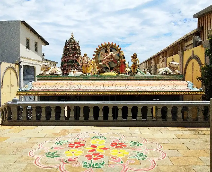 Hotels near Shri Maha Kalikambal