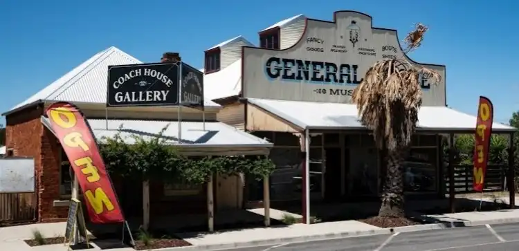 Hotels in Wedderburn