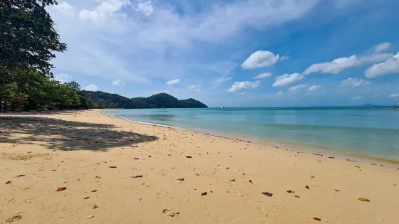 Loh Pared Bay Beach