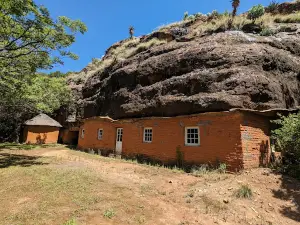 Masitise Cave House and Museum