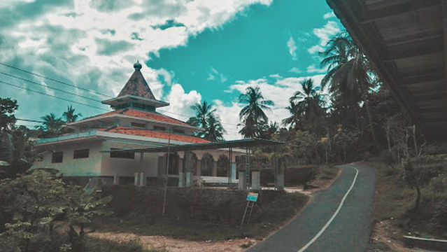 Masjid Al-abror Bujudan Pamoroh