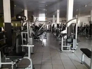 Academia Performance Fitness