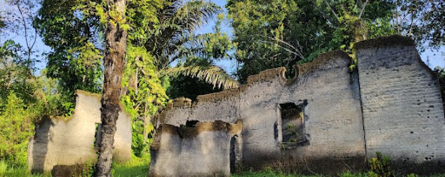 Ruines de la Forteresse Bong Khioeng Foe à Belinjoe