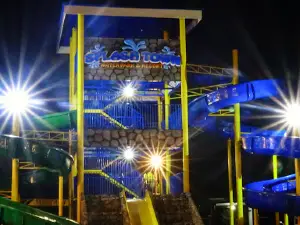 Splash Town Waterpark & Resort