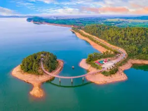 Ke Go Lake