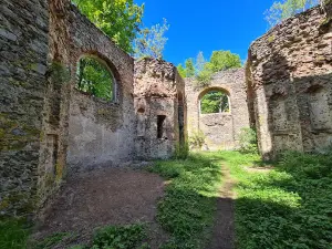 Zřícenina kostela sv. Apoleny