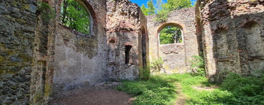 Zřícenina kostela sv. Apoleny