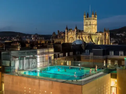 巴斯的熱門夜間人氣景點