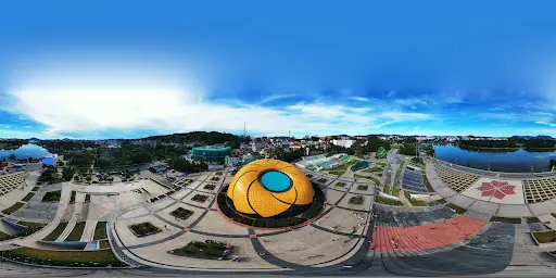 Lam Vien Square