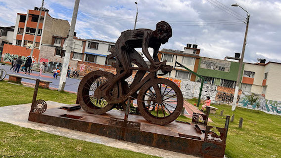 Escultura a Egan Bernal