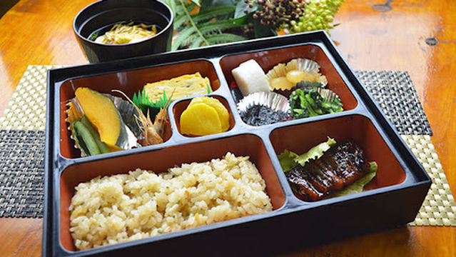 屋形船 四万十の碧(しまんとのあお)四万十川観光遊覧船