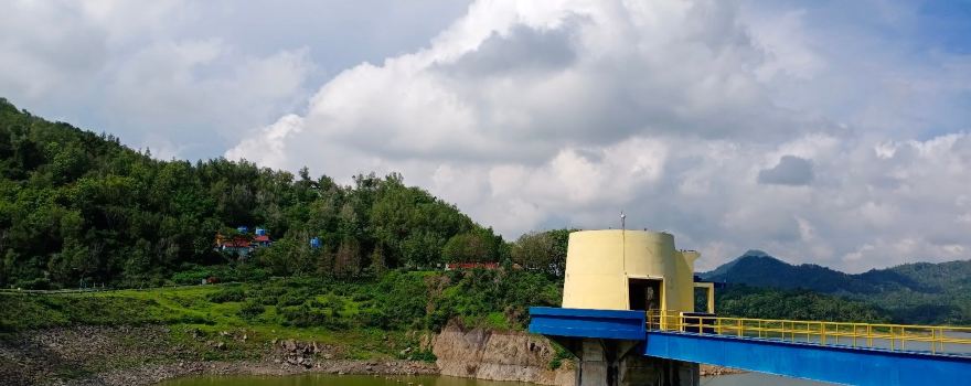 Sermo Reservoir dock