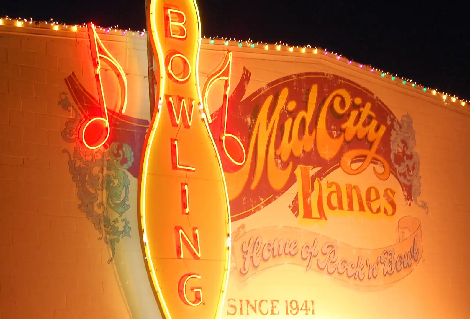Hotels near Rock 'N' Bowl