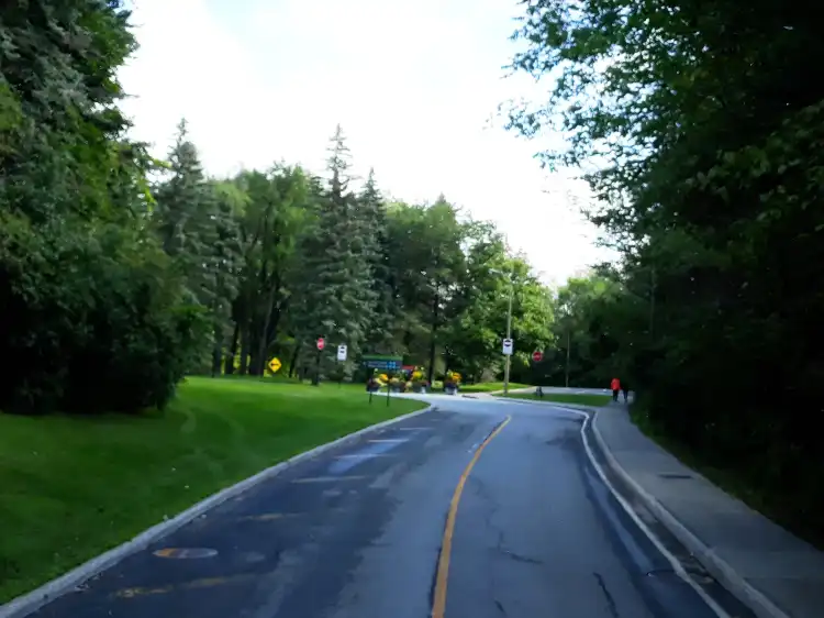 Hotels near Mount Royal Cemetery