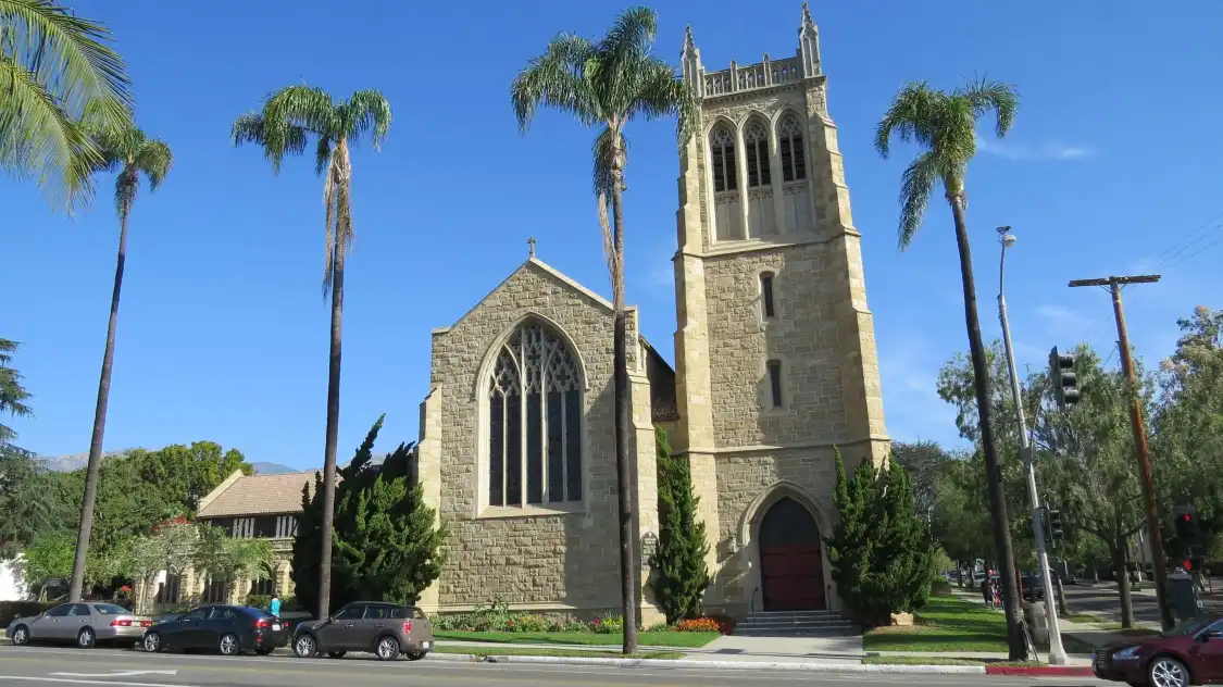 Hollywood United Methodist Church 주변 호텔