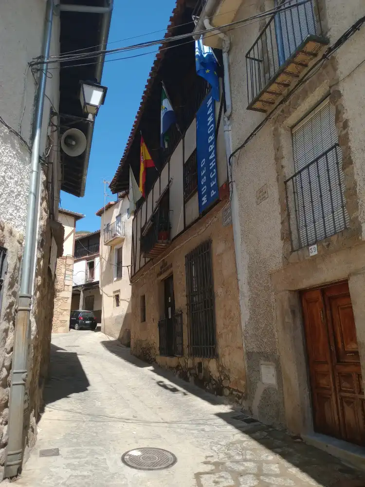 Hotels in Pasaron