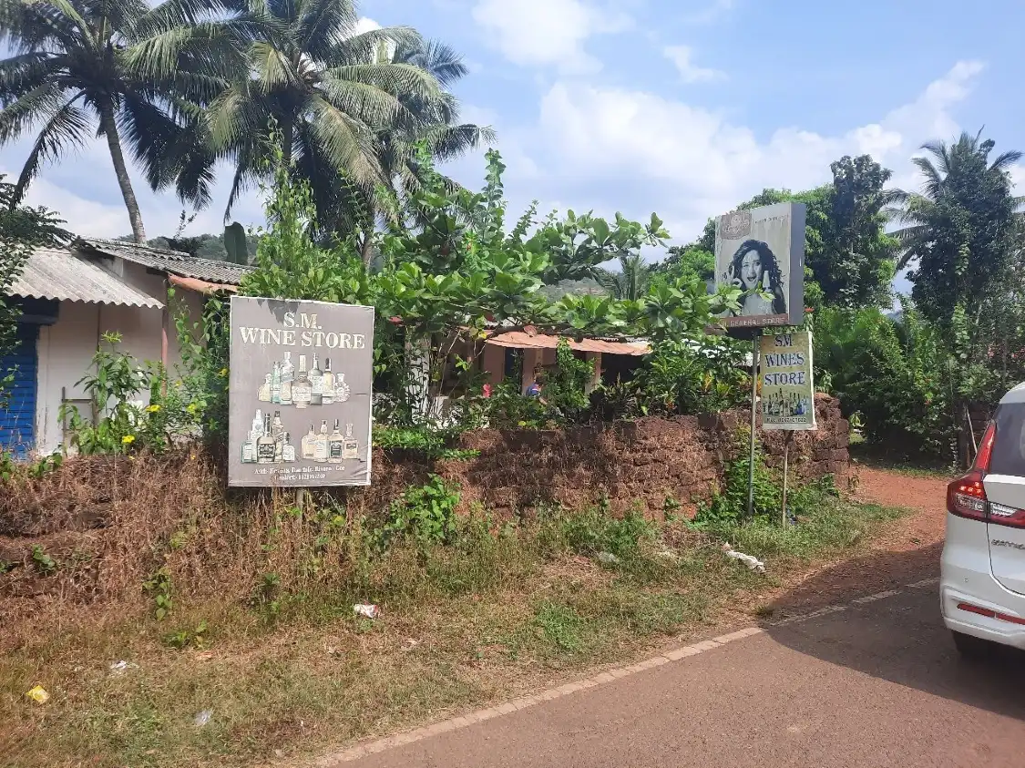 Hotels near Prehistoric Rock Art Gallery