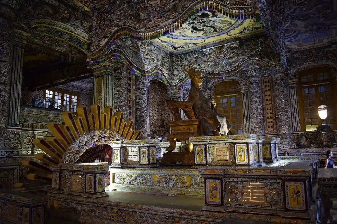 Các khách sạn gần Ứng Lăng Khải Định