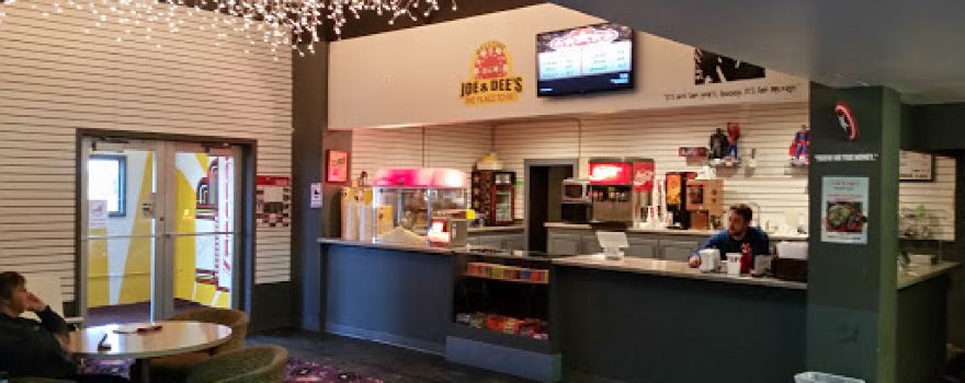 Joe & Dee's