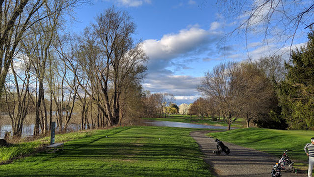 Sandy Burr Country Club