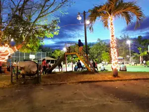 Los Almendros Park