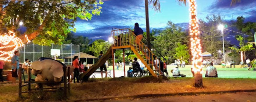 Los Almendros Park