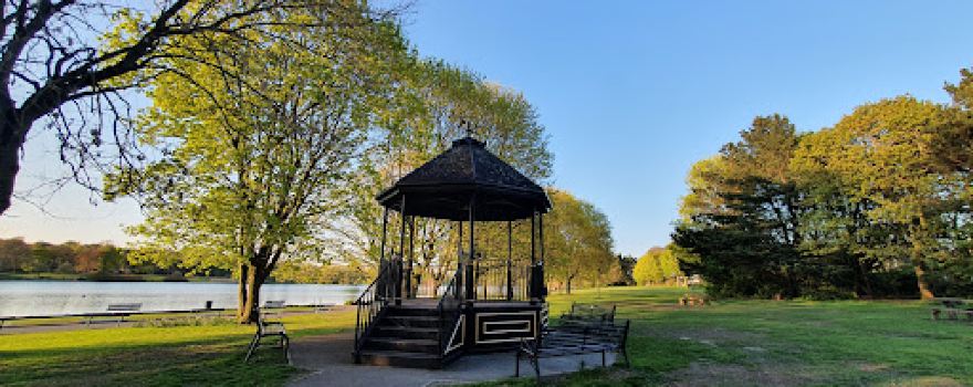 Tarnfield Park, Yeadon