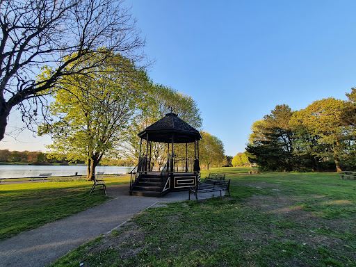 Tarnfield Park, Yeadon