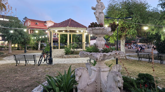 Sidari square