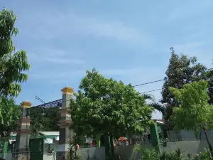 Lapangan Made Mulyo
