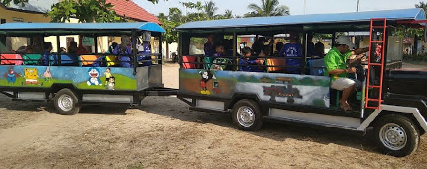 Kolam Renang Lenggang
