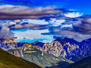 Xueba Valley Scenic Area