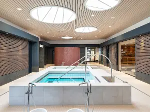 fresch - Freisinger Erlebnis Schwimmbad - Hallenbad, Sauna und Massage