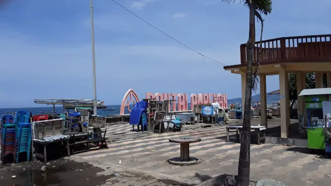 3_Ampenan Beach