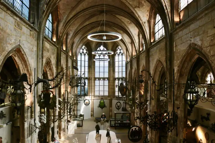 Hotel dekat Musee Secq des Tournelles