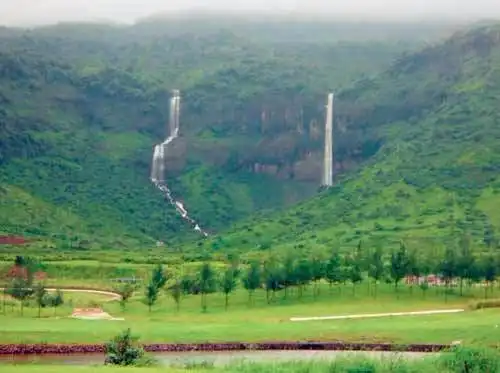 Hotels near Kharghar Hills
